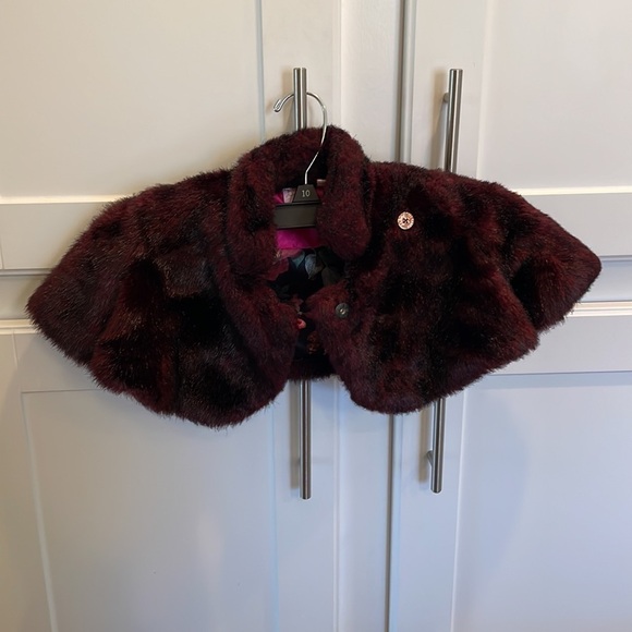 Baker by Ted Baker Faux Fur Shawl Infant Size 6-12 months - Picture 4 of 15